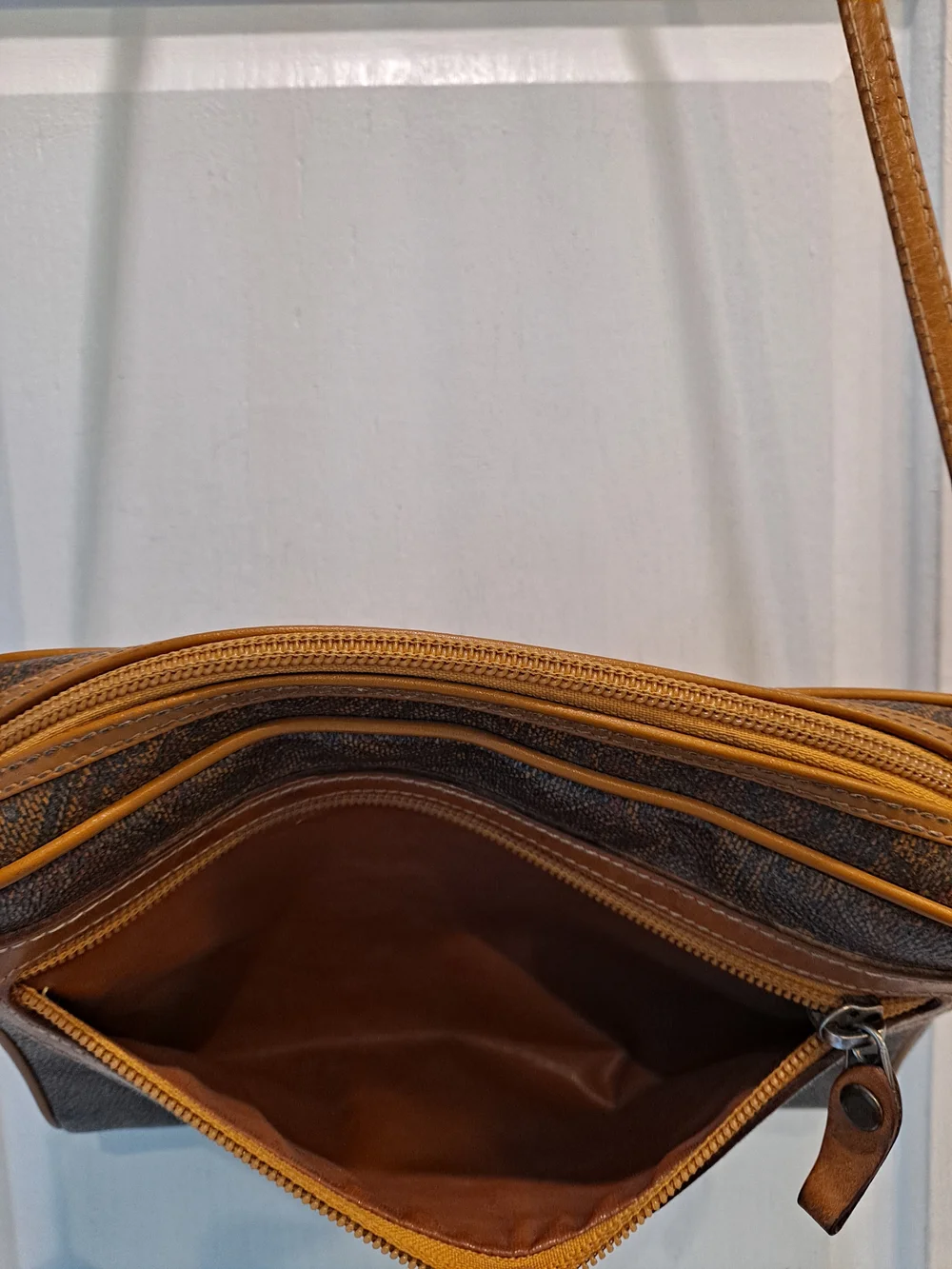 Carlo Rino Italian Vintage 80s Paisley Pattern Brown Crossbody Bag Trendy